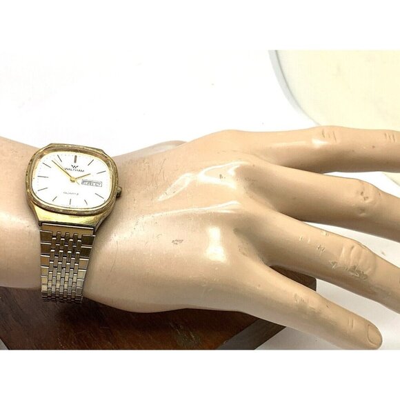 Waltham Mens Watch Vintage Quartz Silver Dial Day Date 33mm Gold Steel B… - Picture 4 of 13